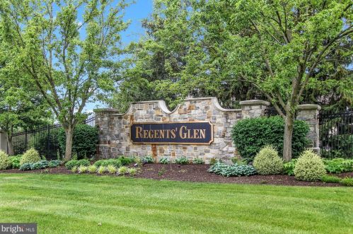 976 Stonehaven Way, York PA  17403-9032 exterior