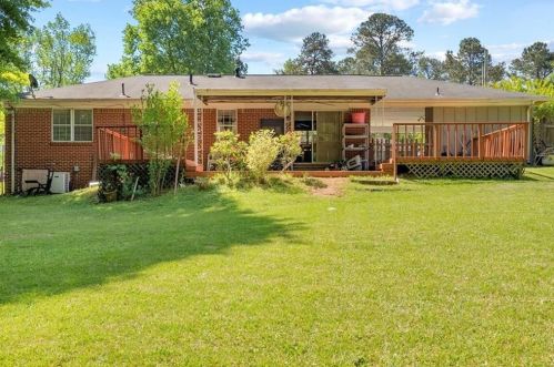 552 Landers Dr, Mableton, GA 30126-2353