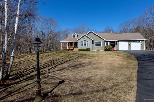 117 Clover Ln, Turner, ME 04282-3276