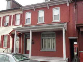 626 Walnut St, Lebanon, PA 17042-6052