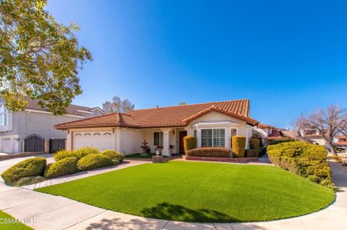 1095 Seely Pl, Simi Valley, CA 93065-5516