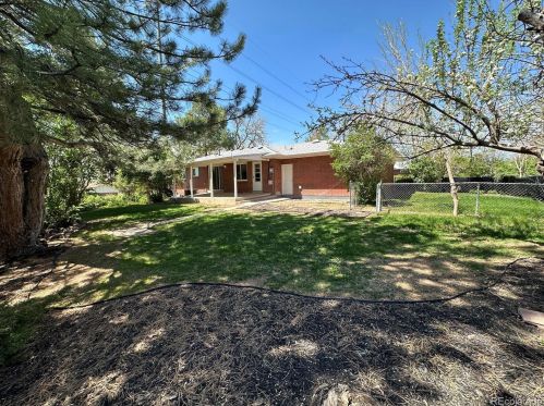8196 Lehigh Ave, Denver CO  80237-1533 exterior