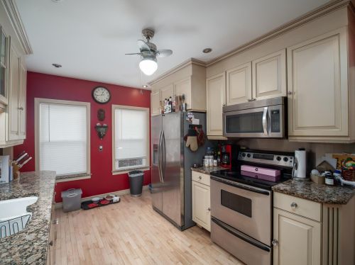 15 Mason St, Nashua, NH 03060-3596