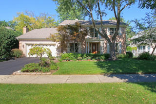 1357 Green Trails Dr, Naperville, IL 60540-7032