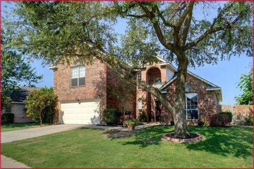 8121 Chamizal Dr, Fort Worth, TX 76137-5373