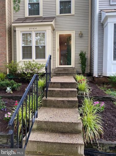 8564 Springfield Oaks Dr, Springfield, VA 22153-3543