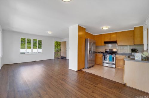 3031 Nihi St, Honolulu, HI 96819-3873