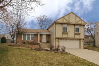 631 Rochester Ct, Schaumburg, IL 60194-2631