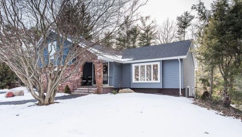 26 View Dr, Coventry, RI 02816-6508