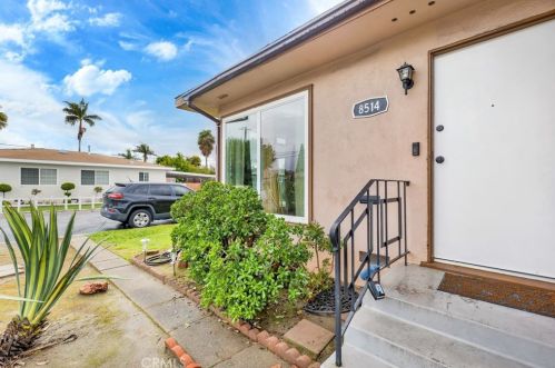 8514 Tweedy Ln, Downey, CA 90240-2142