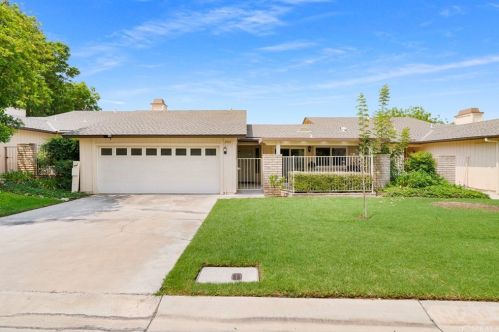 2565 Laramie Rd, Riverside, CA 92506-3345