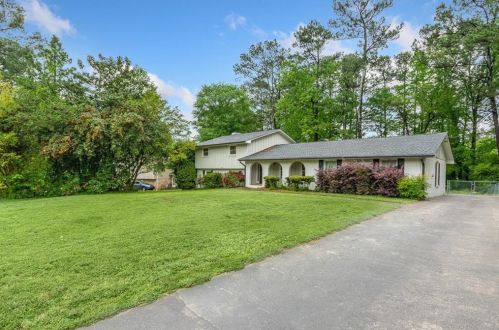 2411 Maclaren Cir, Atlanta, GA 30360-1629