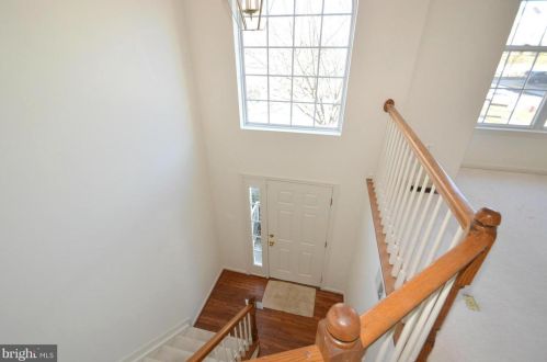 2454 Covered Wagon Ct, Herndon, VA 20171-4534