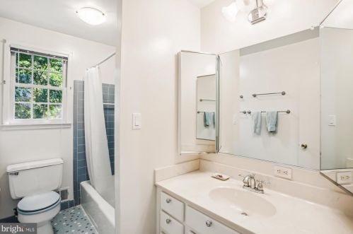 11924 Viewcrest Ter, Silver Spring MD 20902-1553 exterior