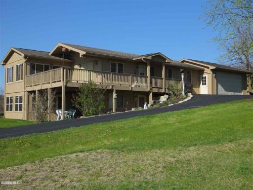 5 Night Hawk Ln, Galena, IL 61036-9620