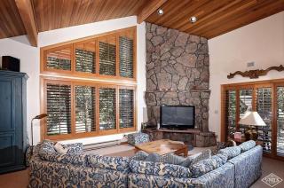 2905 Aspen Ln, Vail, CO 81657-4625
