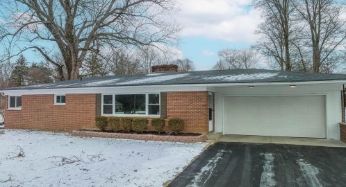 2946 Oxford Dr, Springfield, OH 45506-3700