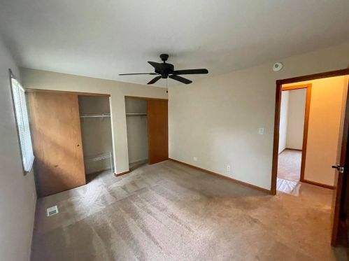 324 Lakeside Dr, Lemont IL  60440-2580 exterior
