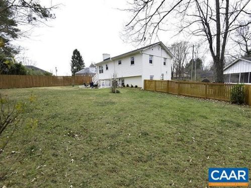 1403 Lehigh Cir, Charlottesville, VA 22901-3142