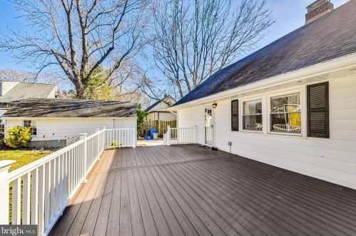 903 Robin Rd, Silver Spring MD  20901-1872 exterior