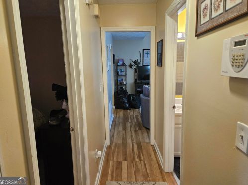 3237 Pawnee Dr, Rex GA 30273-1072 exterior