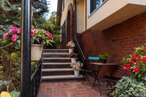 92 Hudson Ave, Ridgefield Park, NJ 07660-1727