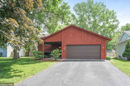 3218 Greenbrier St, Saint Paul MN  55127-5035 exterior