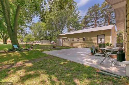 420 1st St, Avon, MN 56310-9551