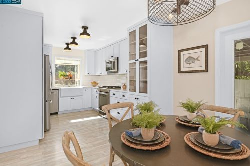 4375 Dorset Ct, Concord CA  94521-4220 exterior