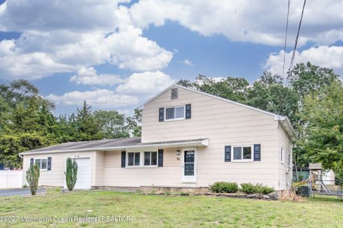 56 Western Dr, Wall Township, NJ 07731-2737