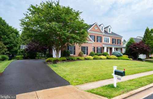 6065 Tinley Mill Dr, Haymarket, VA 20169-3282