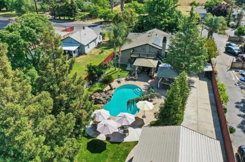 17685 Austin Rd, Manteca, CA 95336-8412