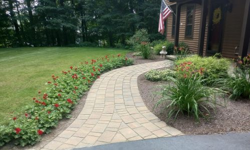 8 Powder House Rd, Sandown, NH 03873-2321