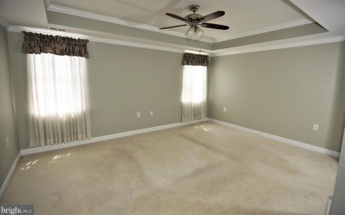 6 Hummingbird Dr, Trenton NJ  08690-3557 exterior