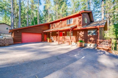 5240 Happy Pines Dr, Michigan Bluff, CA 95631-9646