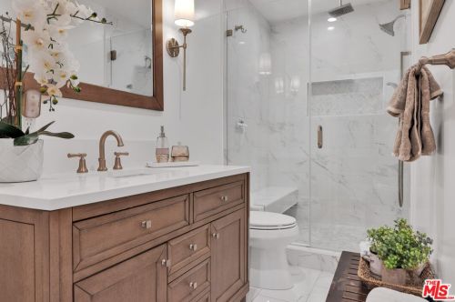 6222 Altura Ave, Glendale CA  91214-2325 exterior