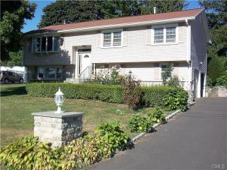 28 Grandview Blvd, Derby CT  06418-2408 exterior