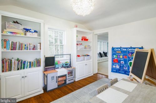 1023 Washington Ave, Tavistock NJ 08033-3605 exterior