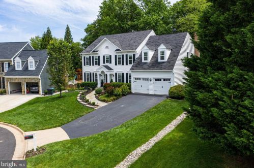 13914 Rock Still Ct, Clifton, VA 20124-2529