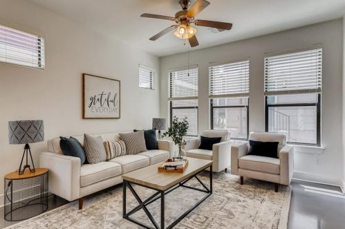 2101 Carlson Dr, Austin, TX 78741-7079