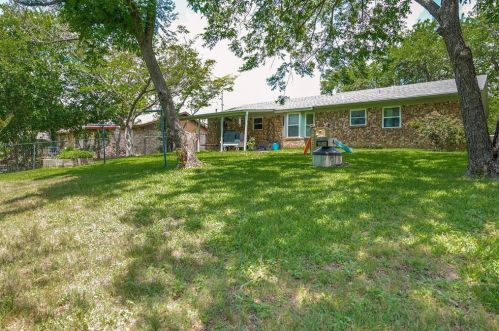 5920 Rickee Dr, Fort Worth TX  76148-2734 exterior