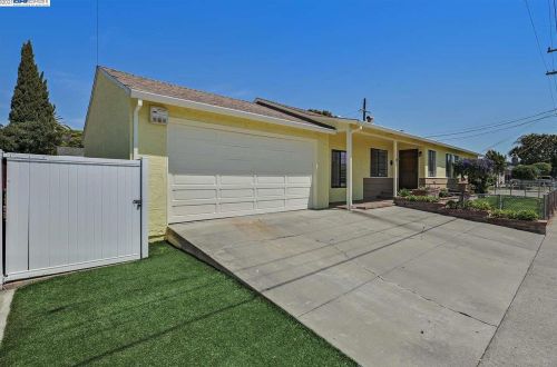 32424 Dearborn St, Hayward, CA 94544-8208