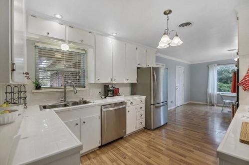 5221 Wosley Dr, Fort Worth TX  76133-2217 exterior