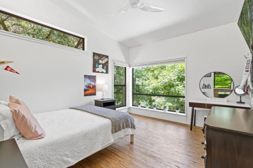 1101 Cyn Edge Dr, Austin TX  78733-2005 exterior