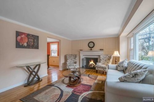 405 Alpine Ter, Ridgewood, NJ 07450-1403