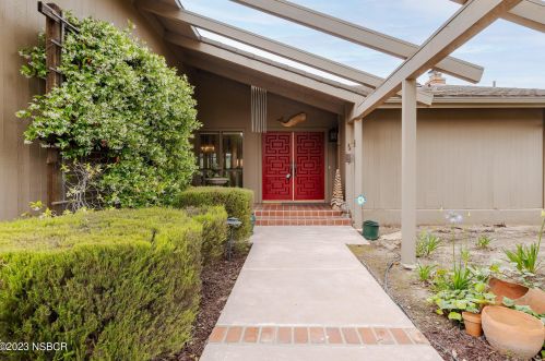 2123 Fallen Leaf Dr, Santa Maria CA  93455-5739 exterior