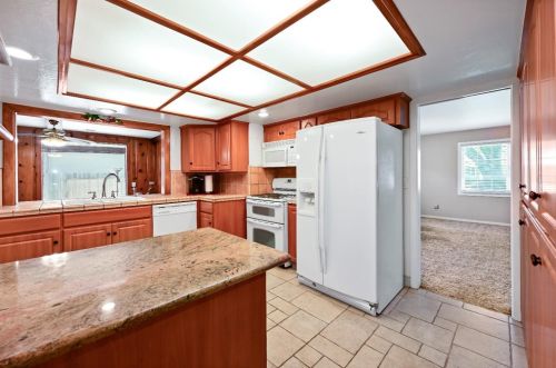 1432 Marshall St, Turlock CA 95380-4133 exterior