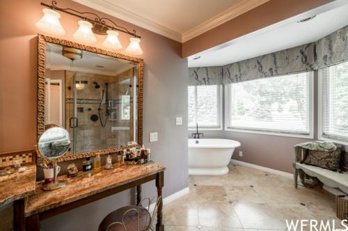 6 Mistywood Ln, Sandy UT 84092-4850 exterior