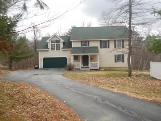 6 Dove Rd, Manchester, NH 03106-1711