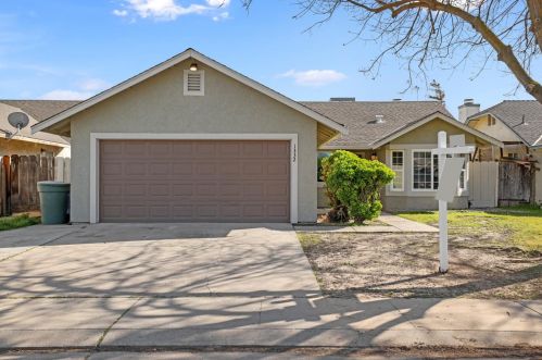 1332 Tyrus St, Modesto, CA 95351-5066